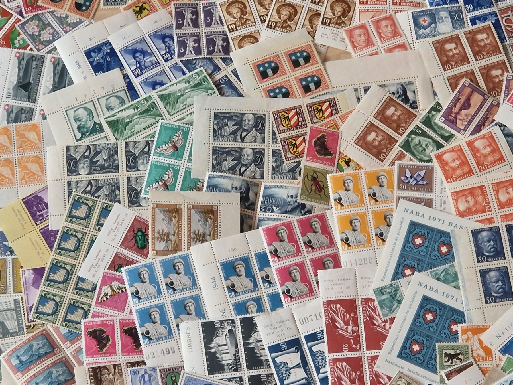 Tous les timbres: Grosser Posten CH postfrisch**, ab 1.- – D'occasion à Burgdorf par Glossy01 3