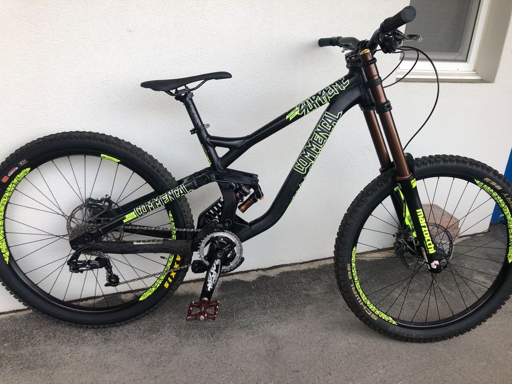 Commencal v3 deals dh