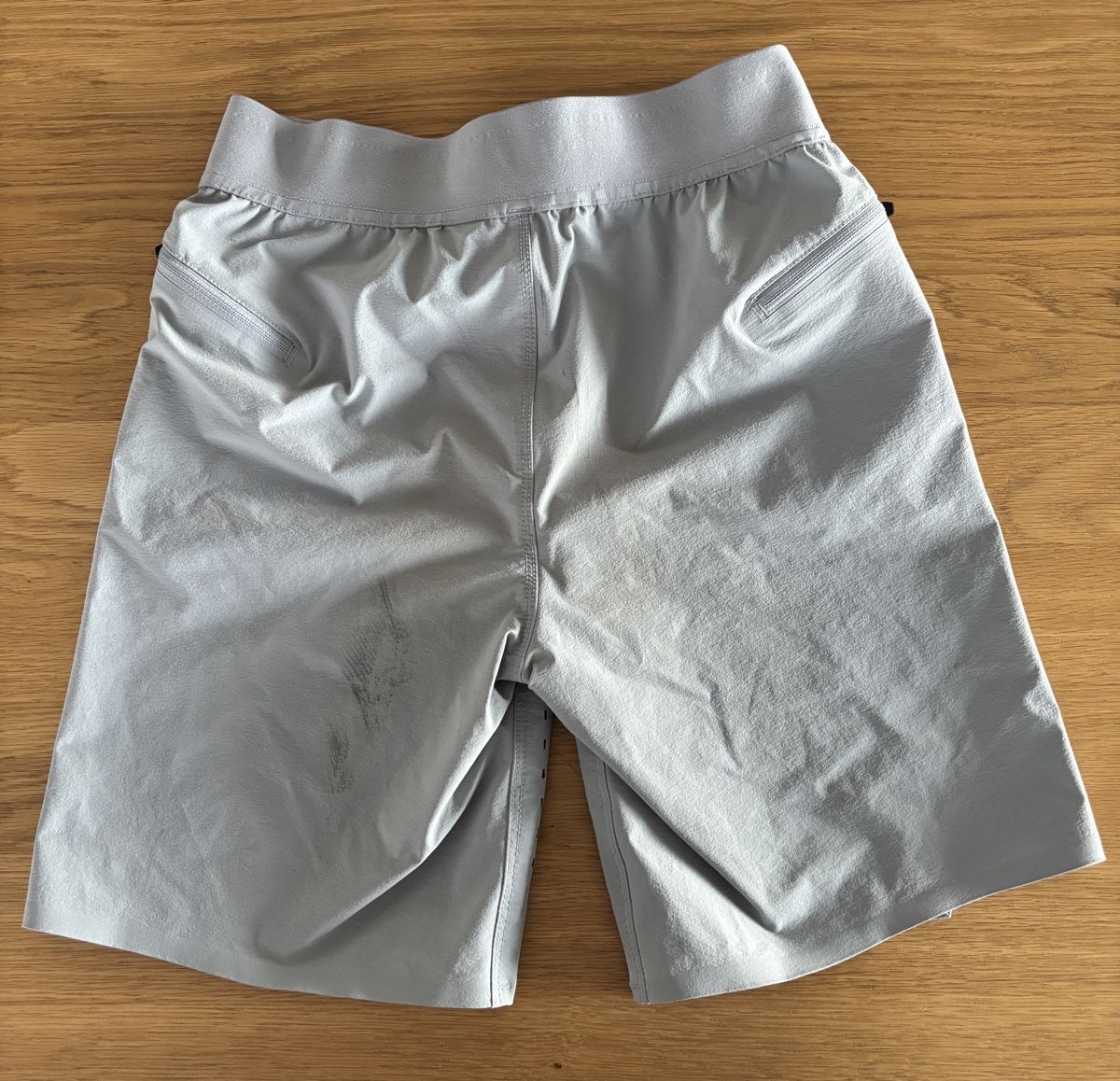 Fox Pantaloni: Kinder FOX Flexair Y26 Shorts grau – Usato da Langnau am Albis venduto da Ler 1