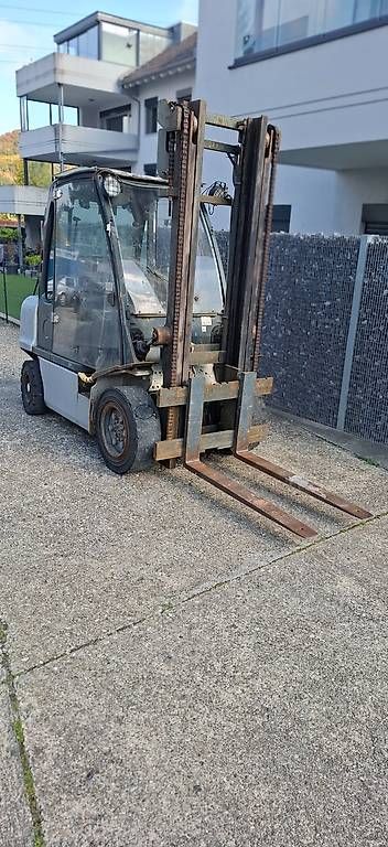 Carrelli elevatori e a forche: Nissan Diesel Gabelstapler 4T / 4m – Usato da Eiken venduto da SDDM 1