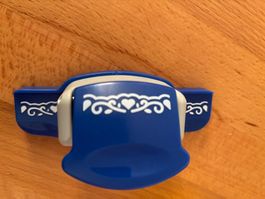 Stanzer mit Herzenkette