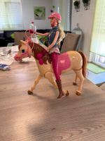 Barbie mit laufendemPferd, Sound und autom. Aufsteigfunktion