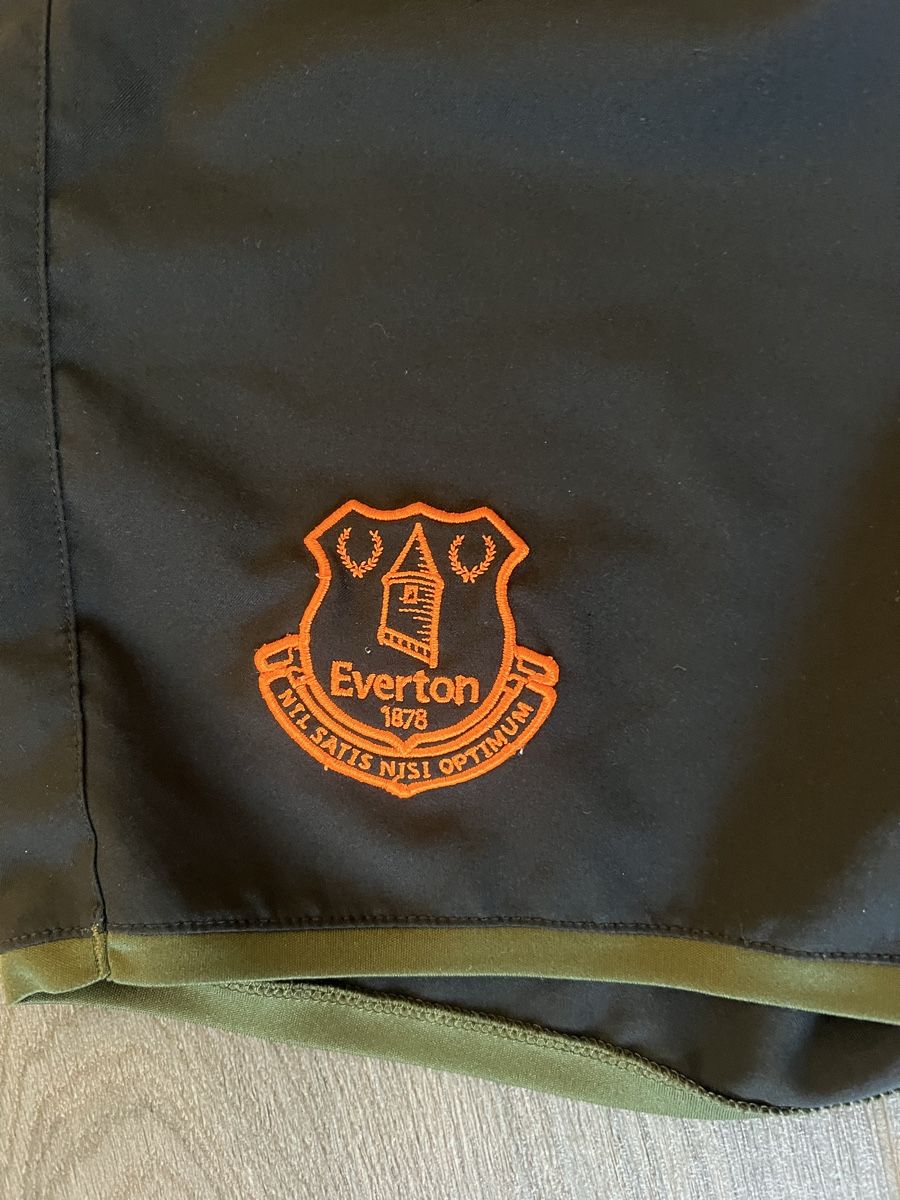 Umbro Canottiere & Pantaloni: Short Umbro Everton black – Nuovo (secondo la descrizione) da Villars-Ste-Croix venduto da Maaaat 2