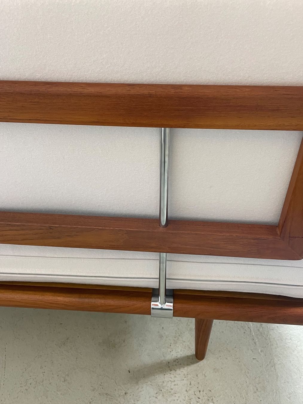 Sofas: Teak Daybed Minerva Hvidt & Mølgaard 2er Sofa restauriert – Gebraucht aus Basel von MidMod20C 6