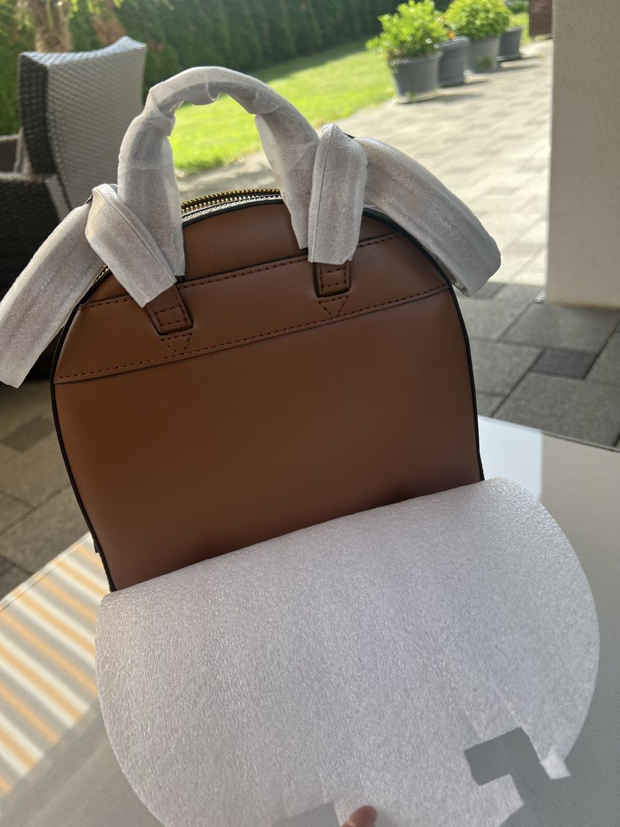 Michael Kors Sacs à dos: Michael Kors Leder Rücksack size Medium – Neuf avec emballage d'origine à Niederbipp par thu_b56g 2