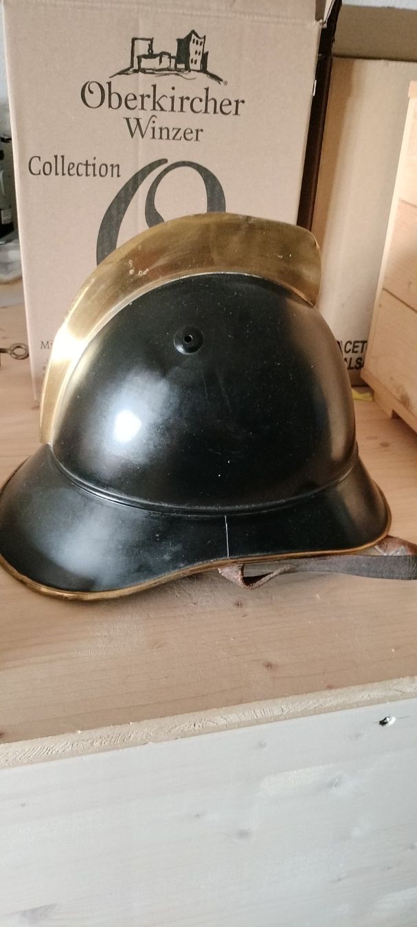 Pompieri: Feuerwehr Helm Alt Nr.5 – Usato da Gansingen venduto da Lisa-Jane 1