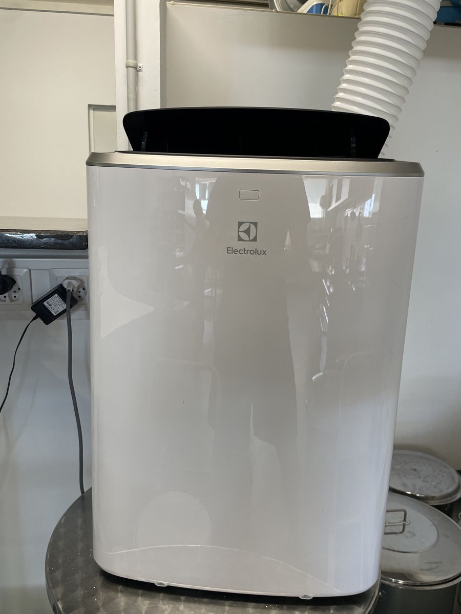 Electrolux Condizionatori: Mobiles Klimagerät Electrolux 12000 BTU – Usato da Schlieren venduto da pec_hf8n