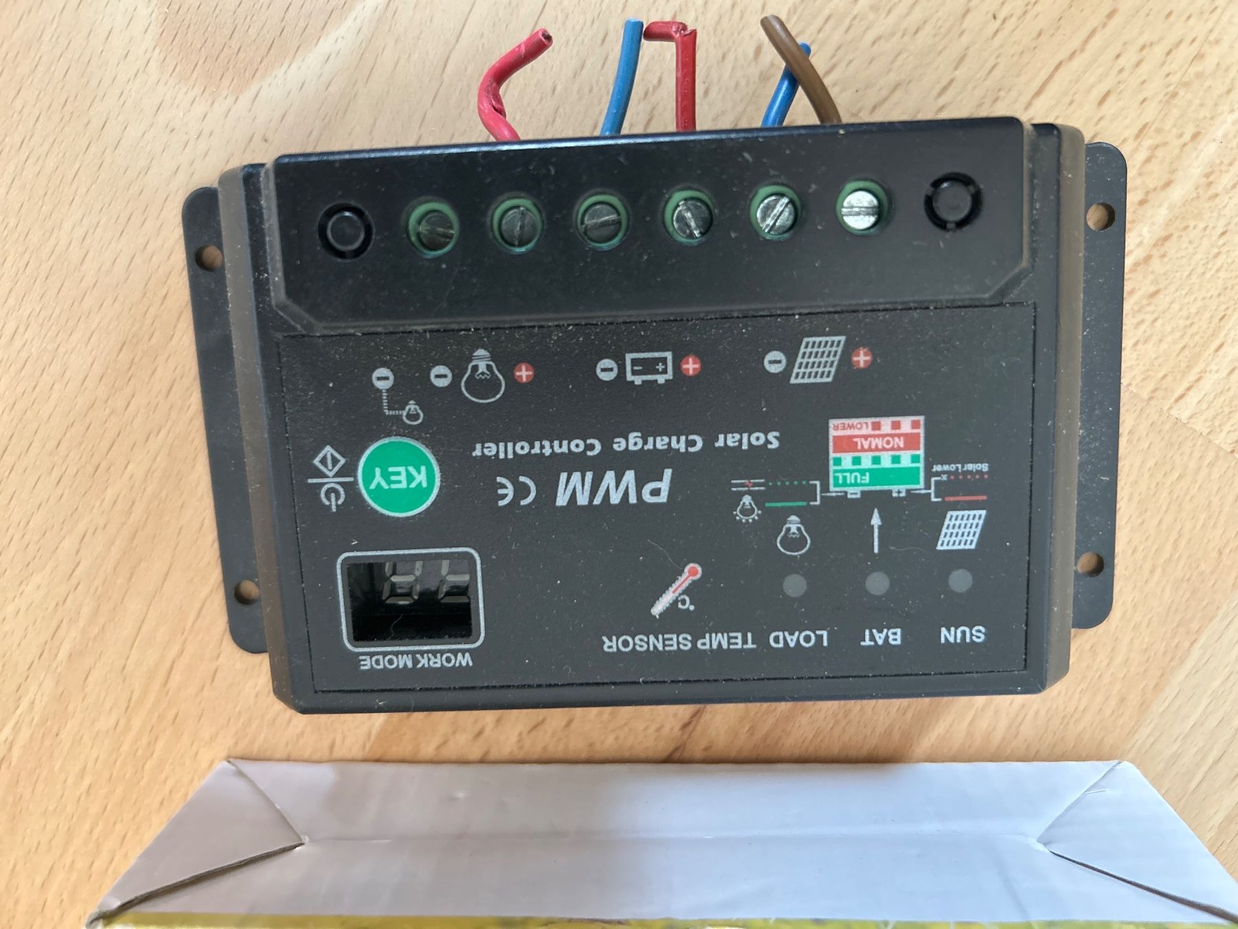 Dispositivi a energia solare: Solar charge Controller – Usato da Bern venduto da nortealsur