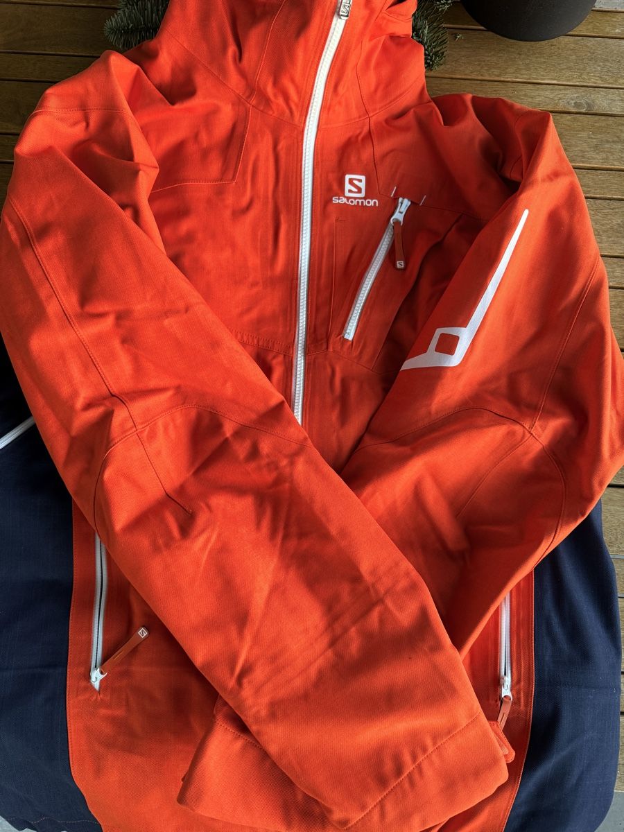 Salomon Giacche: SALOMON SNOWBOARD SKI SHELL JACKET – Usato da Adliswil venduto da benoitZH 1