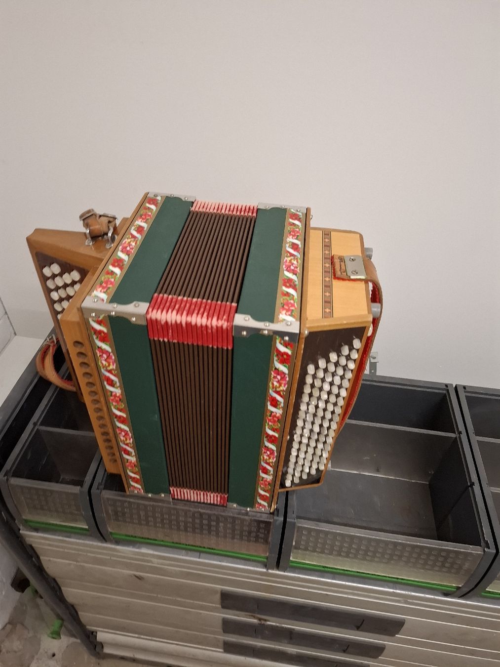 Strumenti musicali: schwyzerorgeli chromatish – Usato da Villeneuve venduto da BibiVintage 8