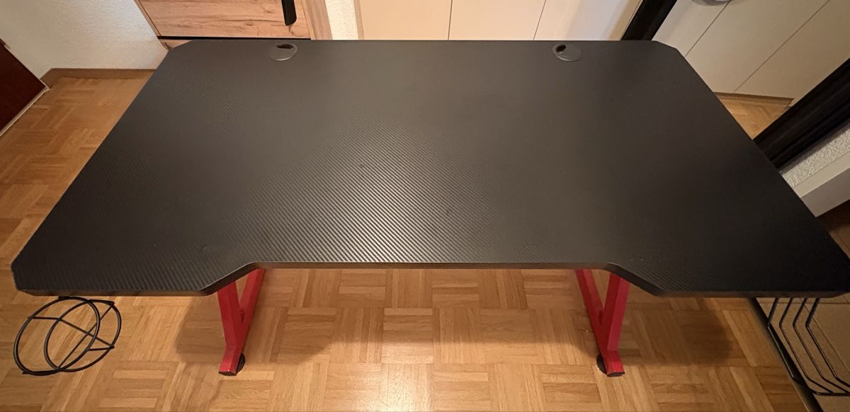 Bureaux: Gamingtisch – D'occasion à Wetzikon ZH par eltorors 2