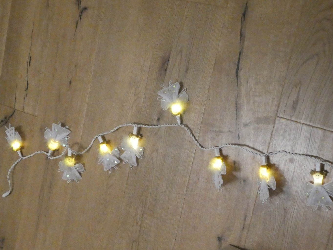 Ghirlande e barre luminose: Enegl Lichterkette – Usato da Dinhard venduto da heidibei 1