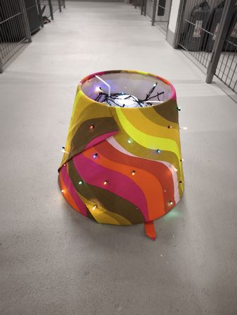 Kopfbedeckung Kostüm Lampe aus den 70er