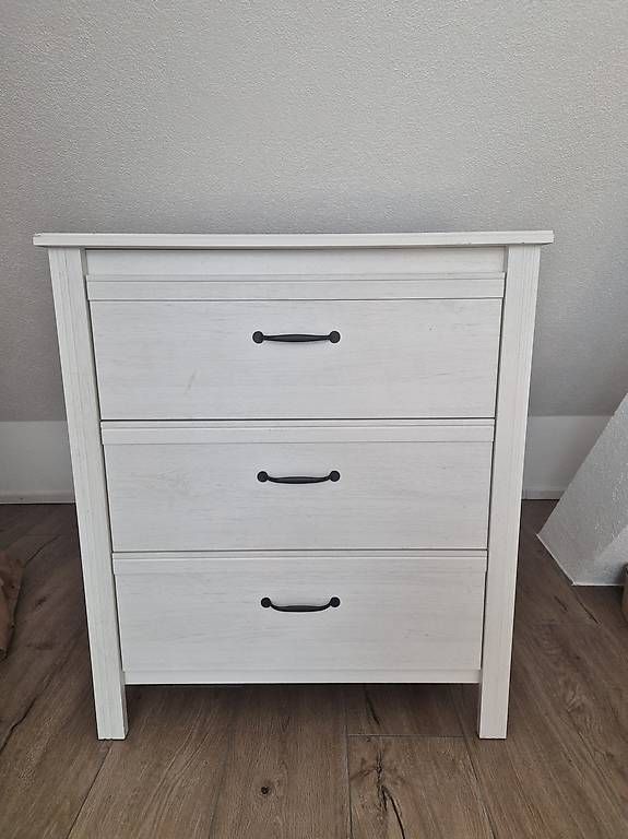 Ikea Cassettiere: Kommode IKEA mit 3 Schubladen – Usato da Inwil venduto da Yasii16