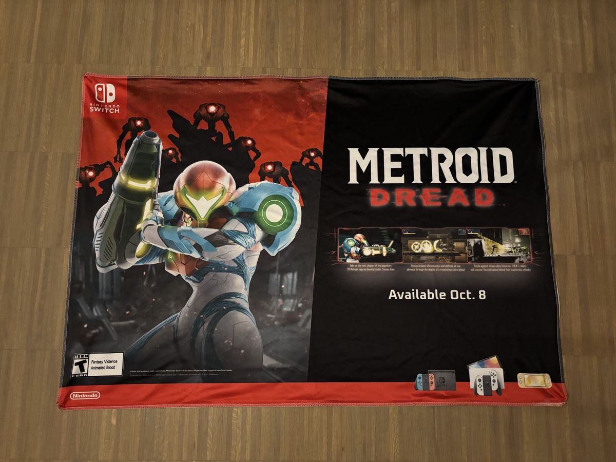 Foto & Immagini: Nintendo Switch Metroid Dread Banner Merch Display Kiosk – Usato da Kehrsatz venduto da Sash17