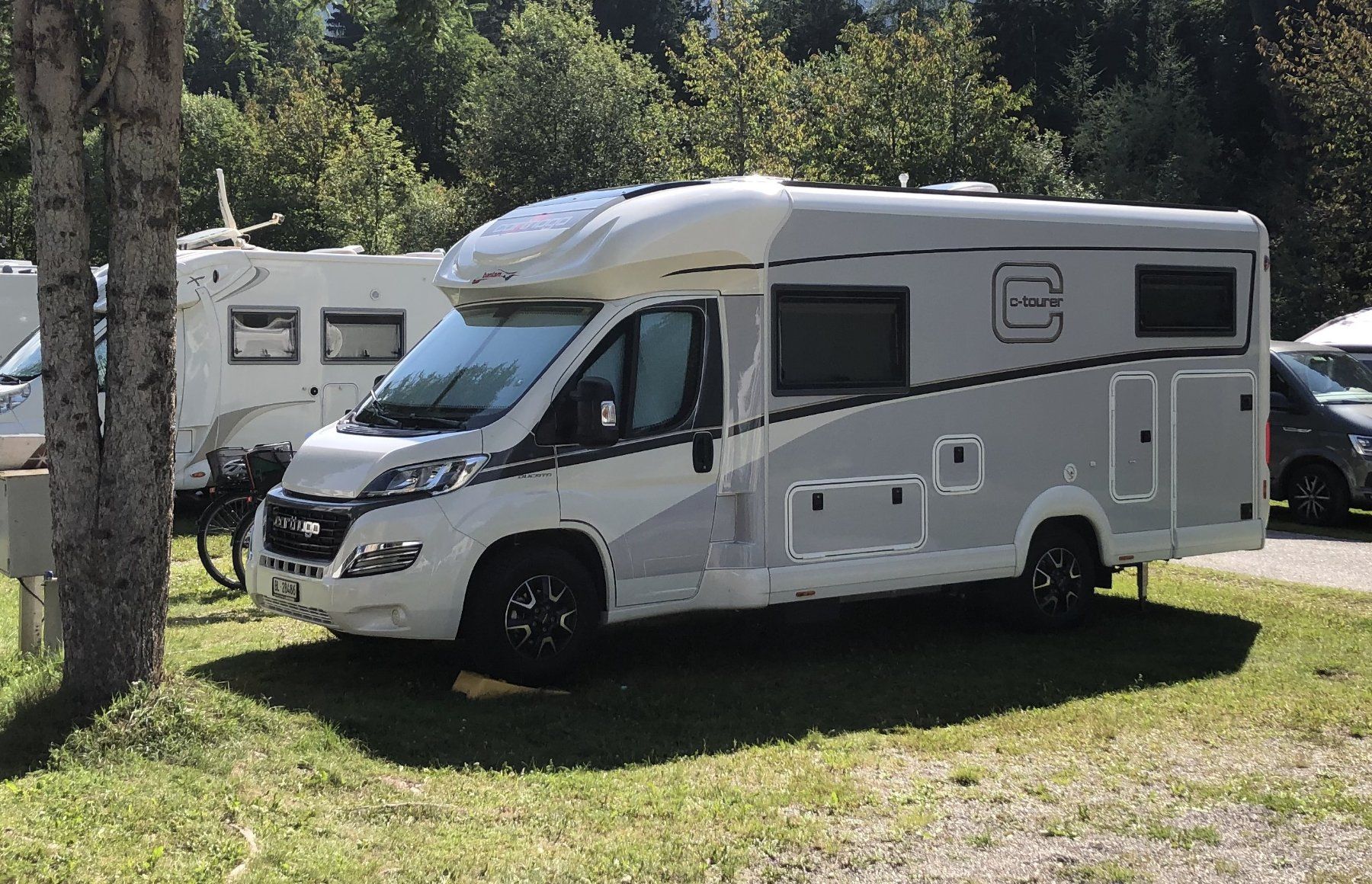 Carthago Camping Fahrzeuge: Wohnmobil Carthago c - Tourer T 143 LE – Gebraucht aus Füllinsdorf von Kater46