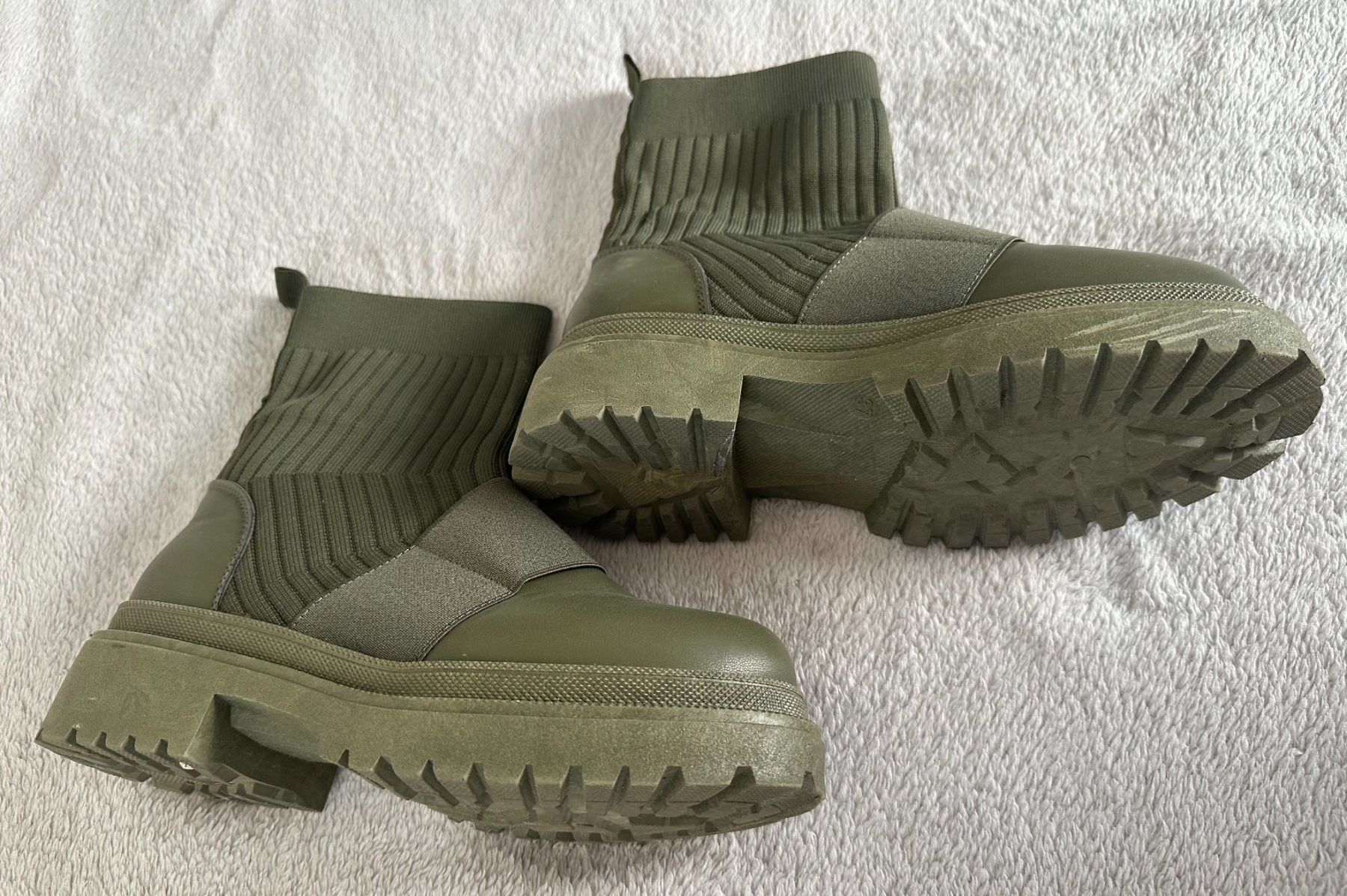 Damenschuhe: Stiefeletten, Olivgrün – Gebraucht aus Niederglatt ZH von Polobunny 4