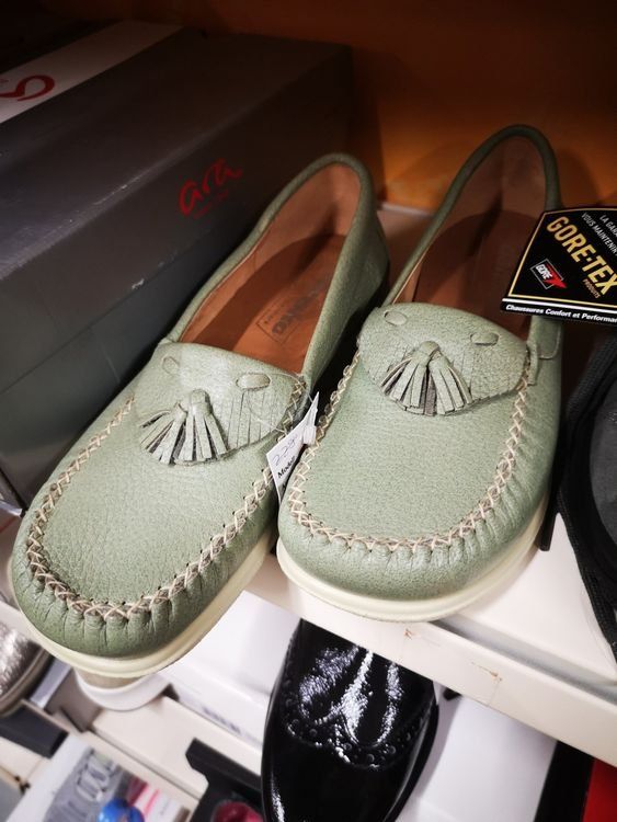 Helvesko Scarpe da donna: Helvesko – Nuovo e nell'imballaggio originale da Lausanne venduto da kayo01