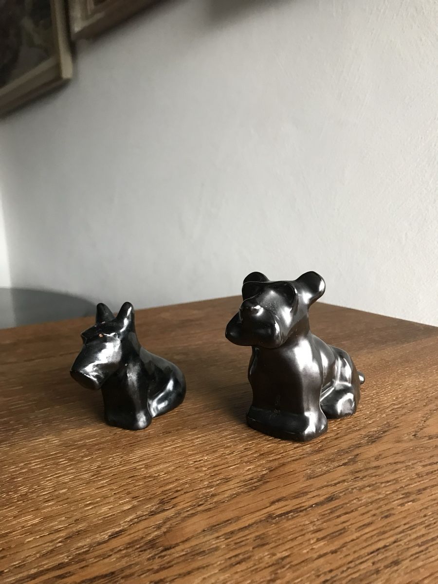 Sculture & Statue: 2 statuettes de chien en terre cuite – Usato da Villeneuve VD venduto da sim_q5hp
