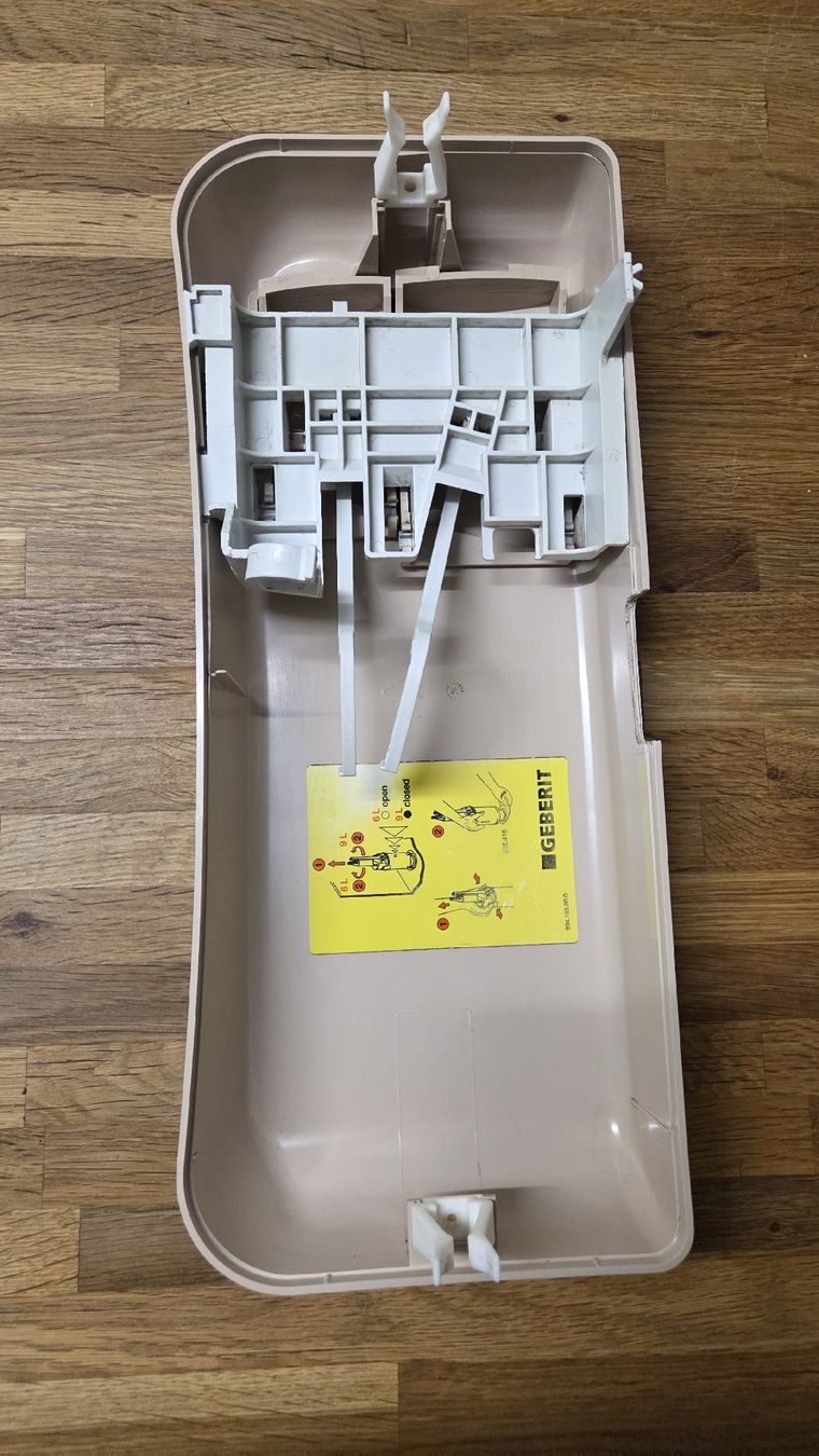 Geberit WC: Geberit Spülkastendeckel Baige – Usato da Dornach venduto da Ihsan2 1