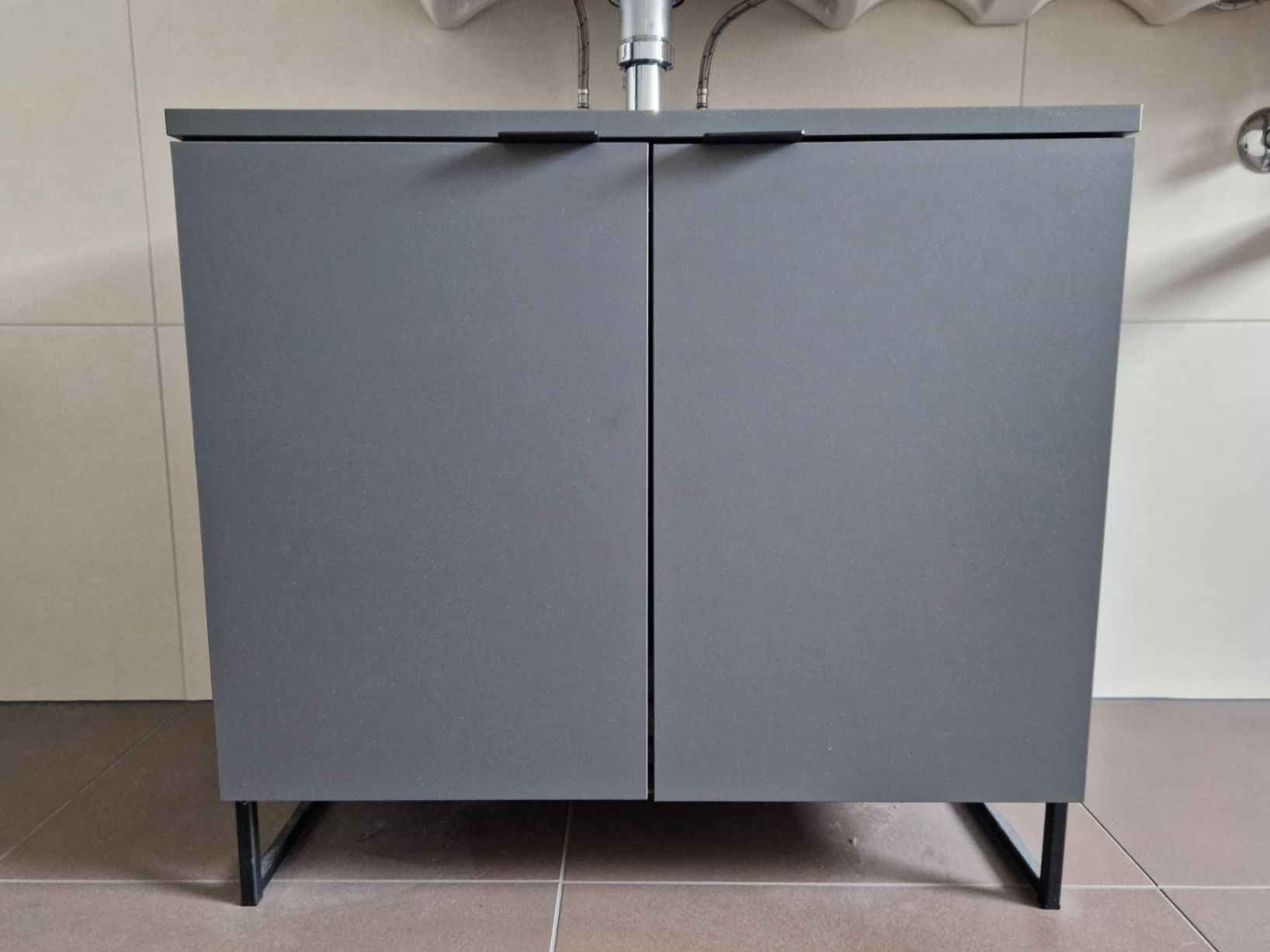 Micasa Mobili per bagno: Waschbeckenunterschrank dunkelgrau – Usato da Kriens venduto da jas_v9fg