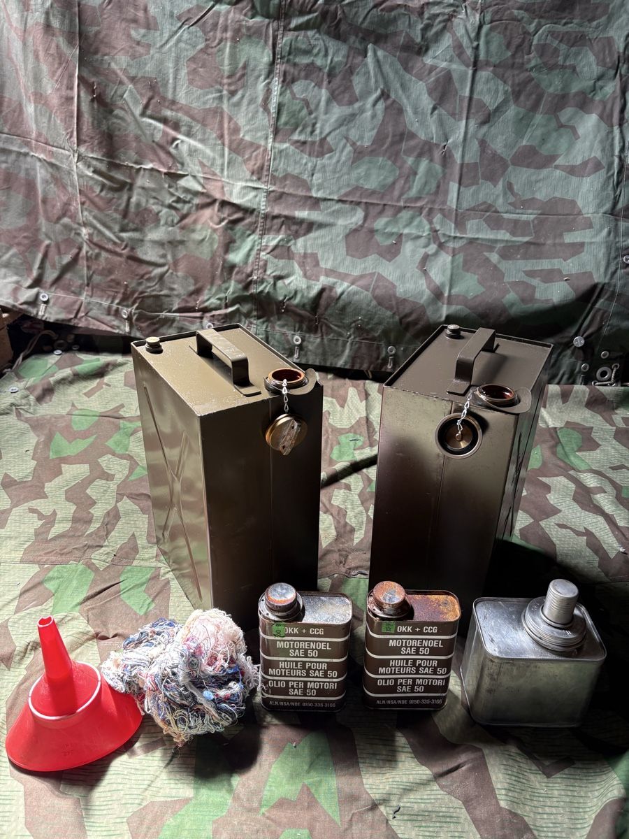 Schweizer Armee Taniche per benzina: Schweizer Armee Betriebsstoffkiste – Usato da Wil ZH venduto da El_Bicho 3