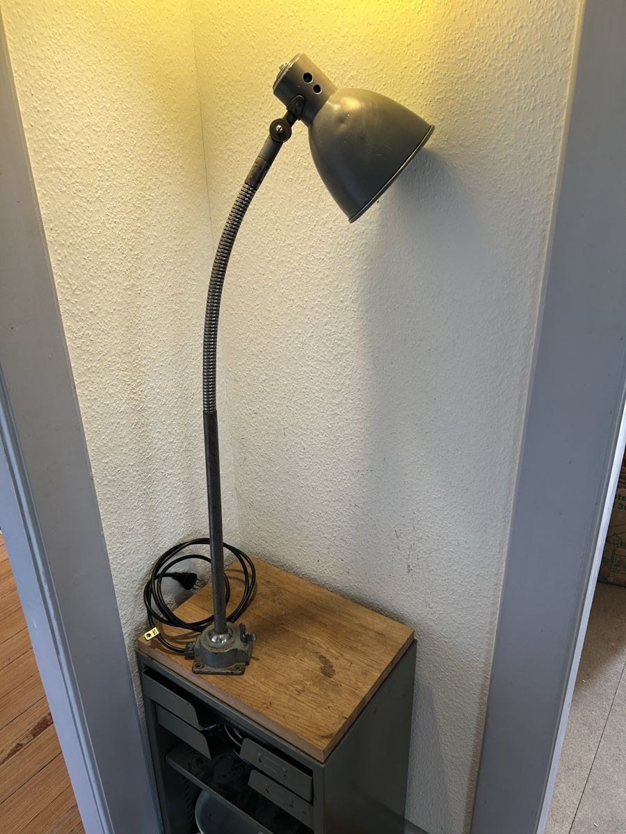 Lampade: ANTIKE LAMPE INDUSTRIE – Usato da Bottmingen venduto da Surubi 8