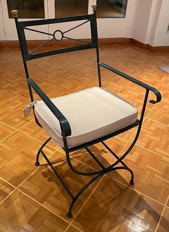 Set de table et chaises: Table à manger avec 6 chaises fer forgé massif – D'occasion à Lausanne par car_y5mx 1