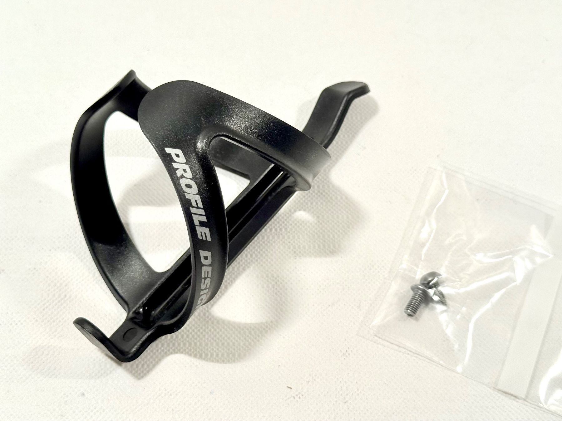 Pezzi di ricambio: PROFILE DESIGN Bottle Cage Flaschenhalter 35g mit Schrauben – Usato da Luzern venduto da bikeandbeltcom