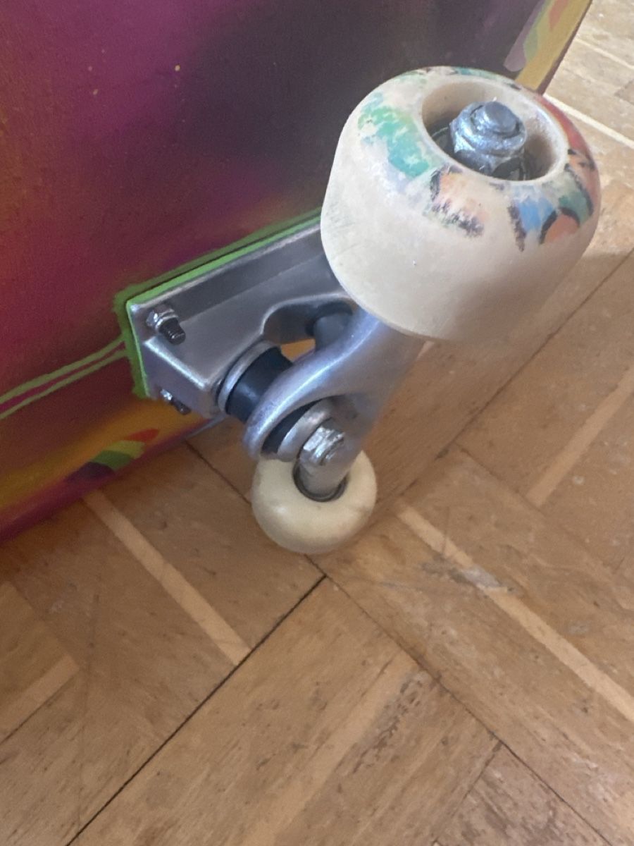 Skateboards: Skateboard mit coolem selbst bespraytem deck  – Usato da Lützelflüh-Goldb venduto da ama_l2lp 2