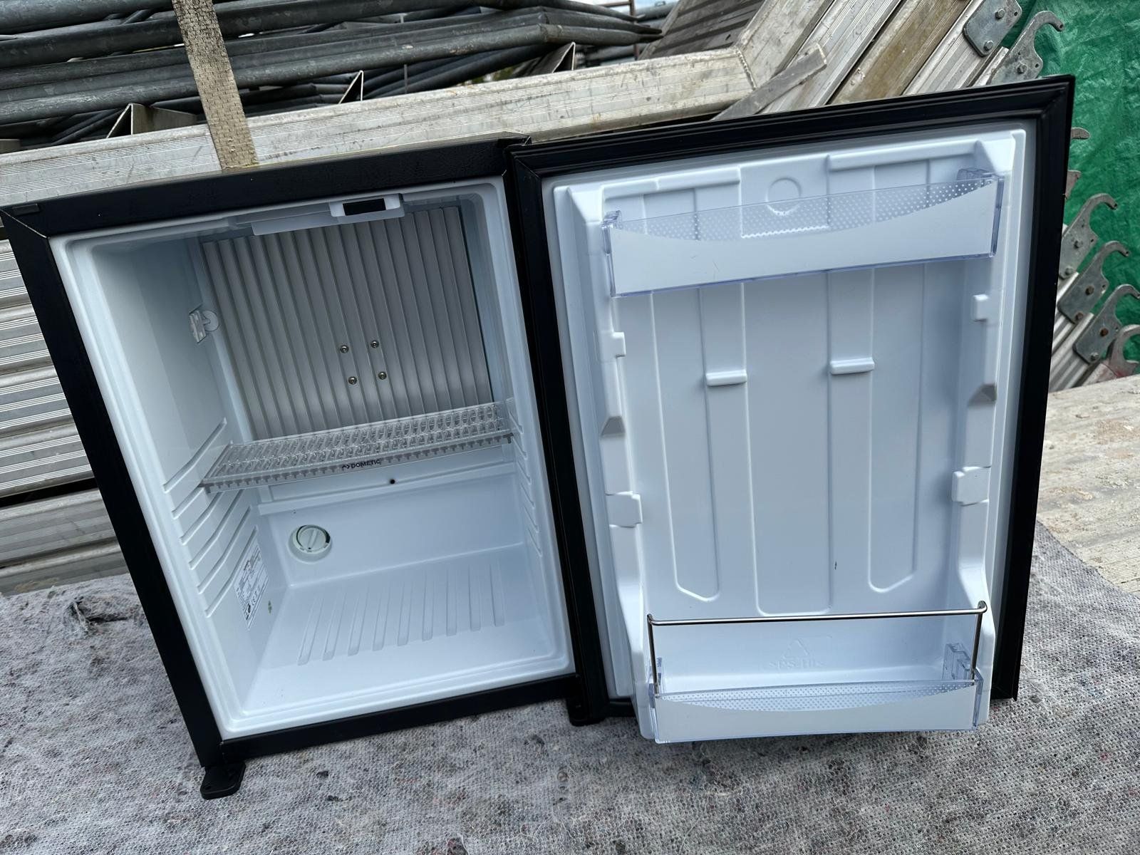 Frigoriferi: Minibar Dometic RH 430 NTE – Usato da Spreitenbach venduto da Space_X 3