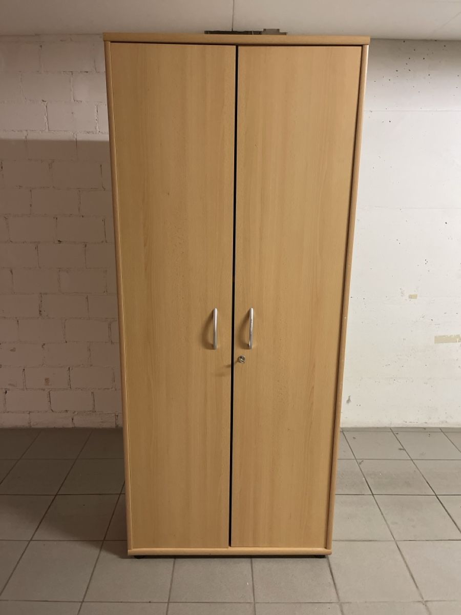 Armoires: Schrank gebraucht  – D'occasion à Aarau par lomaxus