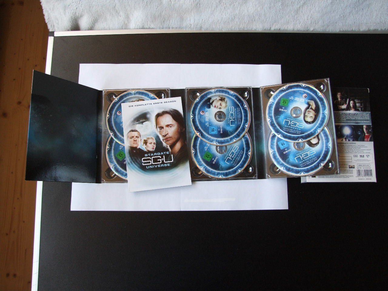 Alle DVDs: STARGATE SGU UNIVERSE – Neu (gemäss Beschreibung) aus Zwingen von  2