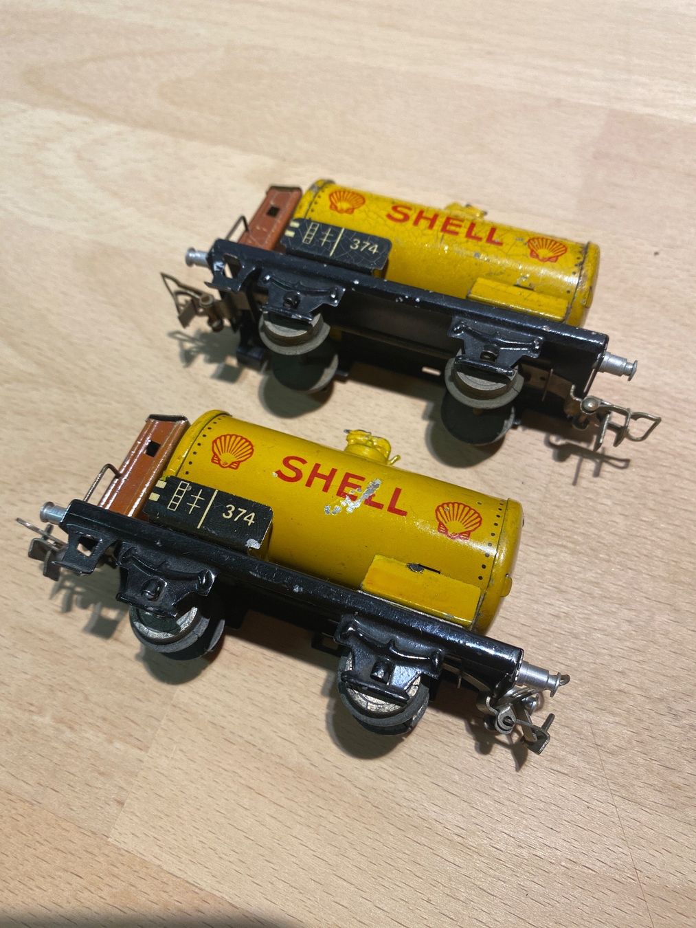 Märklin Modelleisenbahnen: SHELL - 374 - Kesselwagen – Gebraucht aus Stüsslingen von leo_nzh6 1