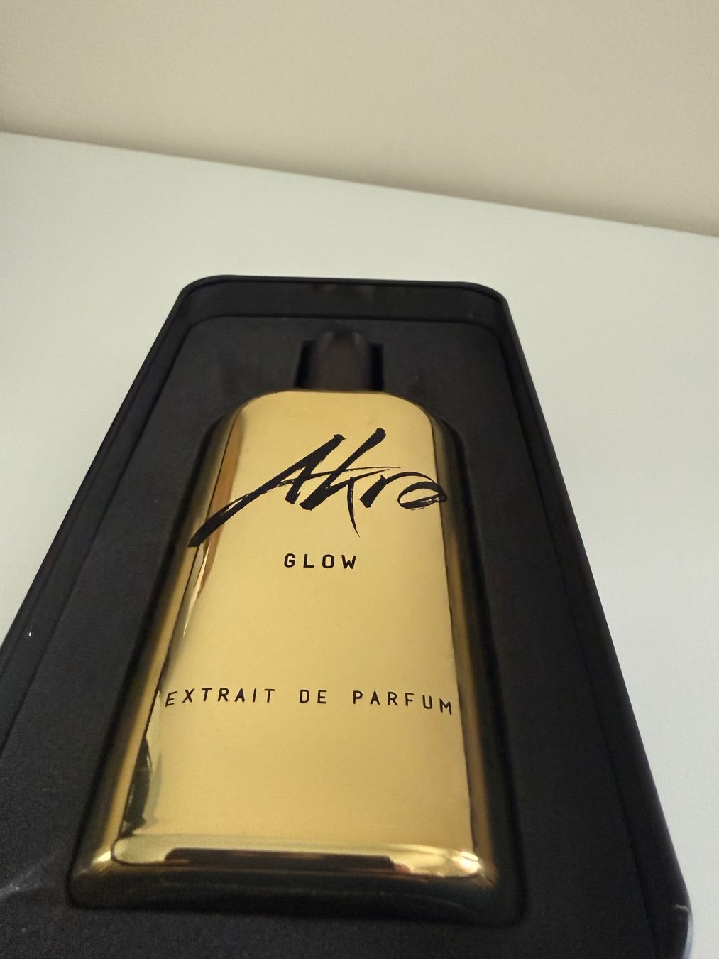 Profumi & Eau de Toilette: Akro - Glow Extrait de Parfum 100 ml – Nuovo (secondo la descrizione) da Euthal venduto da Parfumgirl