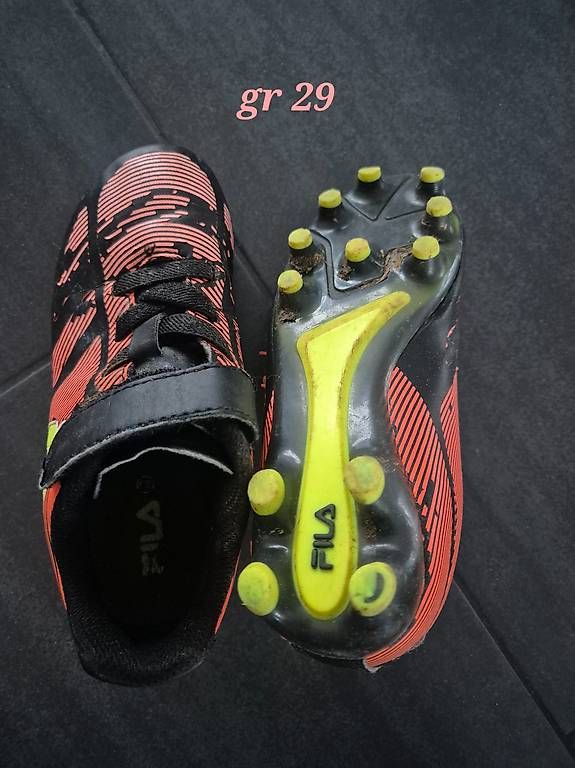 Scarpe per ragazzi: Fussballschuhe Gr. 29 – Usato da Altishofen venduto da nicce1984