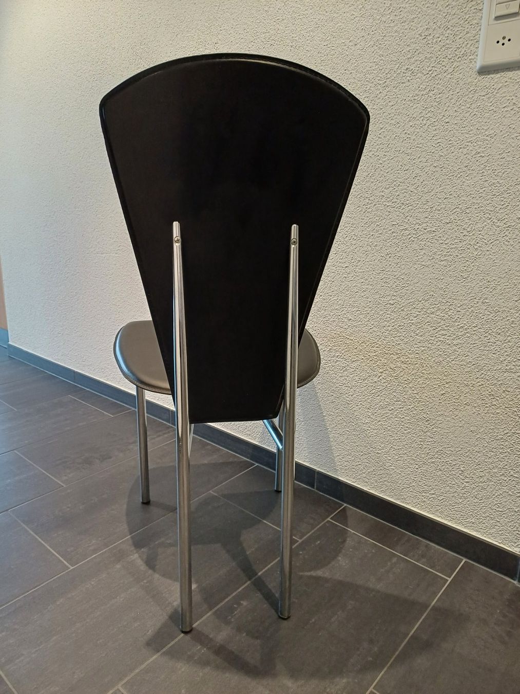 Stühle: Kunstlederstuhl Schwarz Chrom Esszimmerstuhl – Gebraucht aus Wetzikon ZH von siga01 1