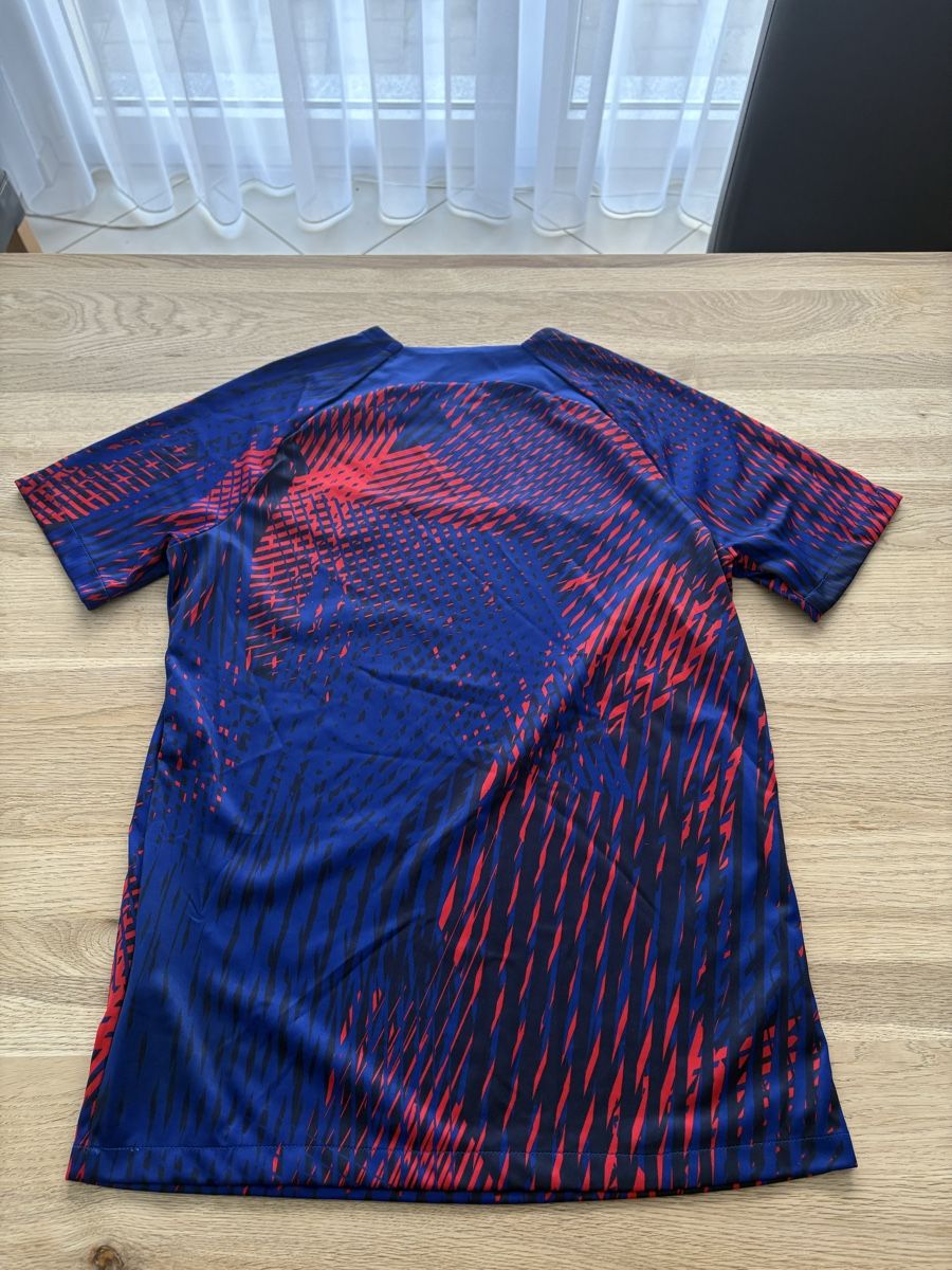 Nike Maillots de corps & Pantalons: PSG Prematch Kit 22/23 – D'occasion à Domat/Ems par tim_lq6b 4