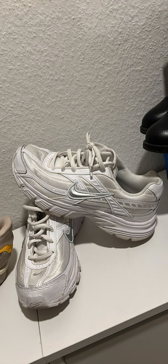 Damenschuhe: Chaussure Nike  – Neu (gemäss Beschreibung) aus Neuchâtel von sai_6zhx