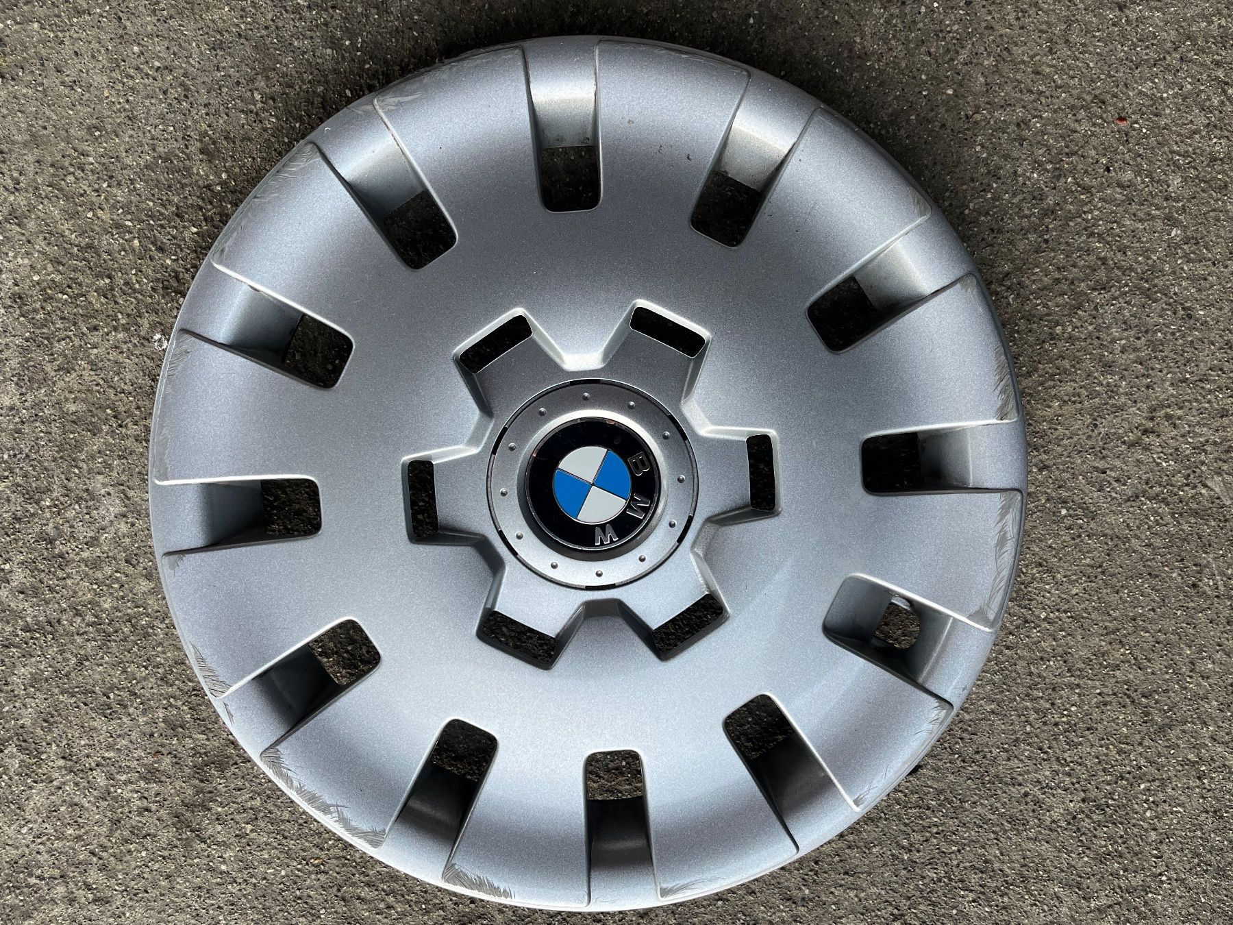 BMW Tutti pezzi di ricambio auto: BMW Raddeckel – Usato da Nassenwil venduto da Swissorion
