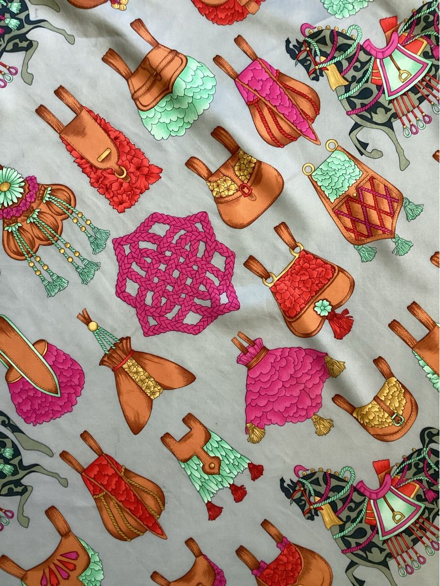 Salvatore Ferragamo Foulard & Sciarpe:  Ferragamo, Seidenfoulard  – Usato da Salenstein venduto da Esprit57 3