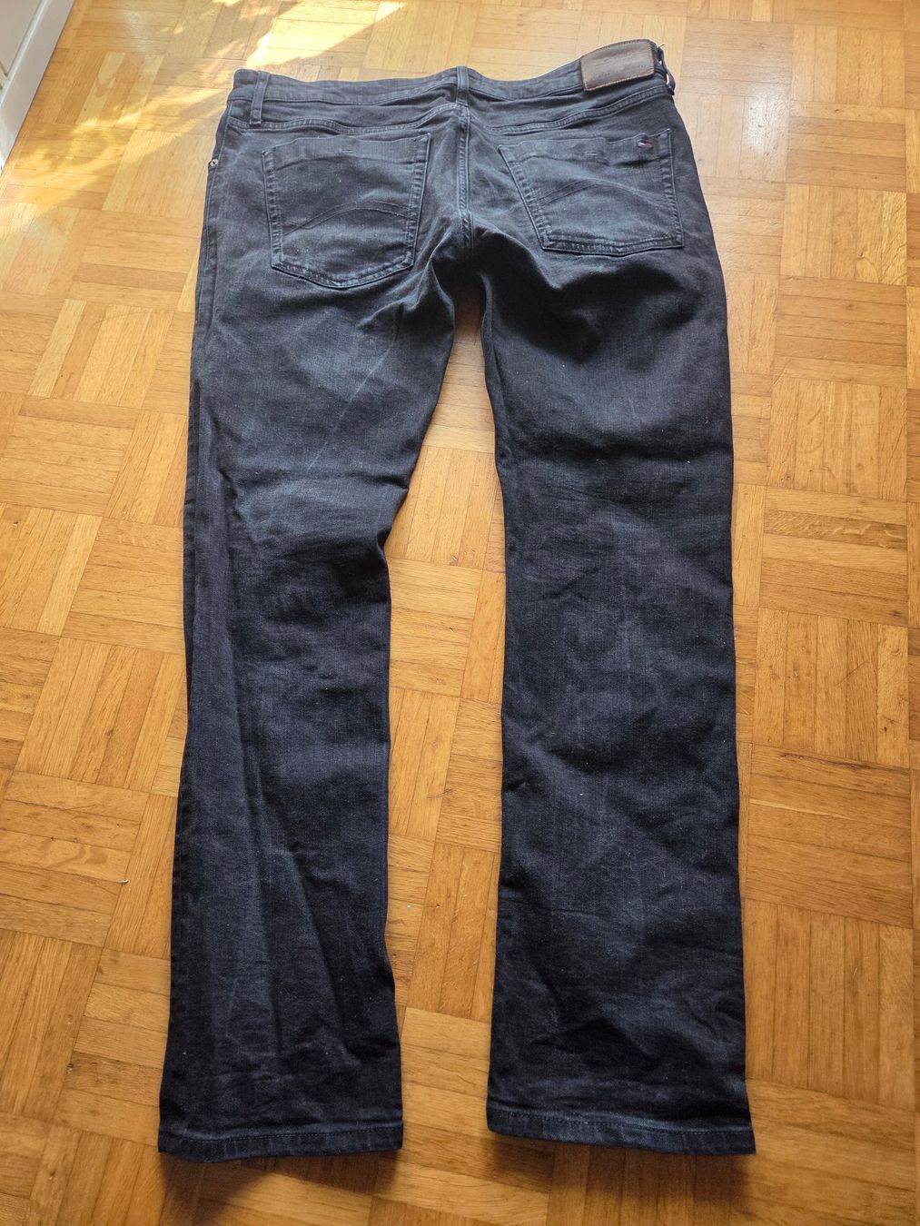 Tommy Hilfiger Jeans: Tommy Jeans Gr. W28 L32 – Usato da Basel venduto da grandfamily 1