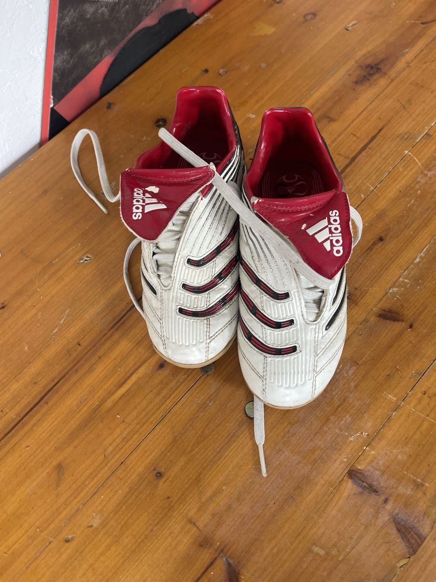Chaussures garçon: Adidas Kinderschuhe – D'occasion à Murten par Ski-Outlet 1