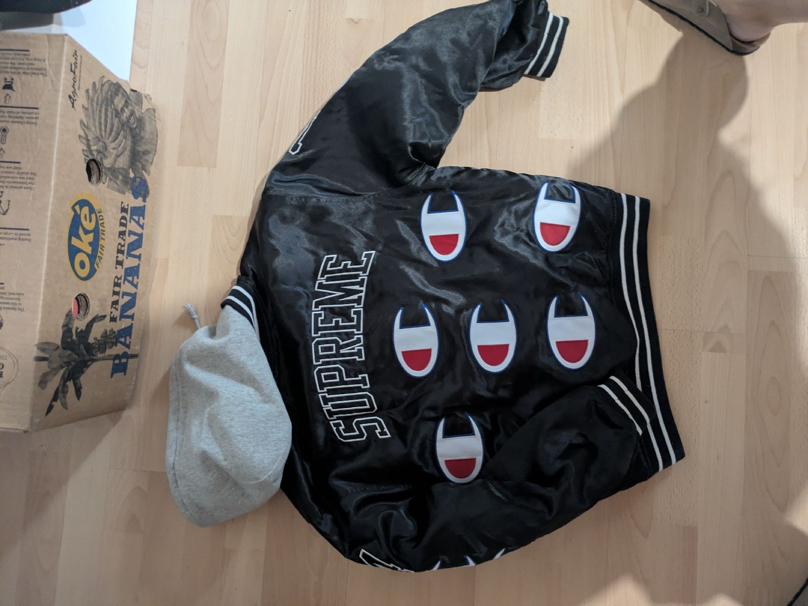 Supreme Giacche: Veste Champion x Supreme – Usato da Tramelan venduto da cat_67zv