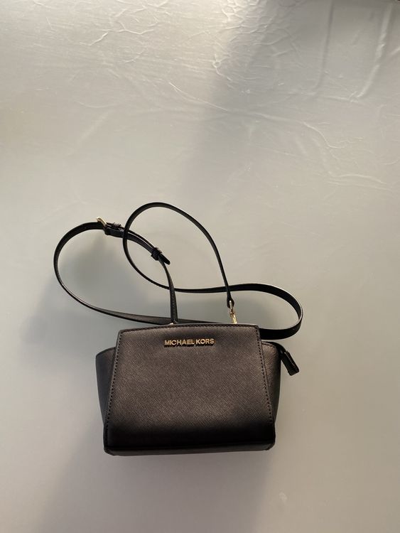 michael-kors-tasche-klein-schwarz-selma-kaufen-auf-ricardo