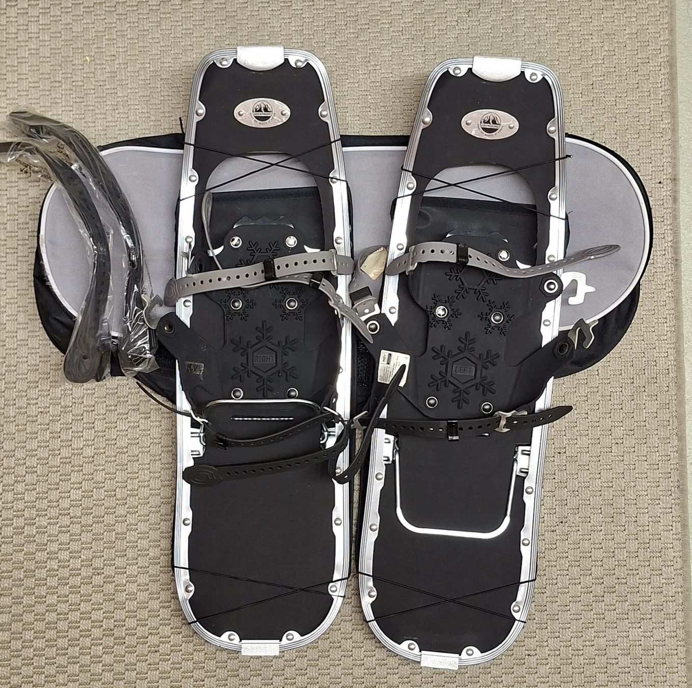 Autre équipement outdoor: preiswerte Schneeschuhe für Einsteiger – D'occasion à Dietwil par spyerx