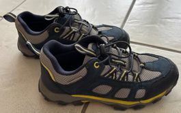 Gut erhaltene Trekking-Schuhe, Gr. 32