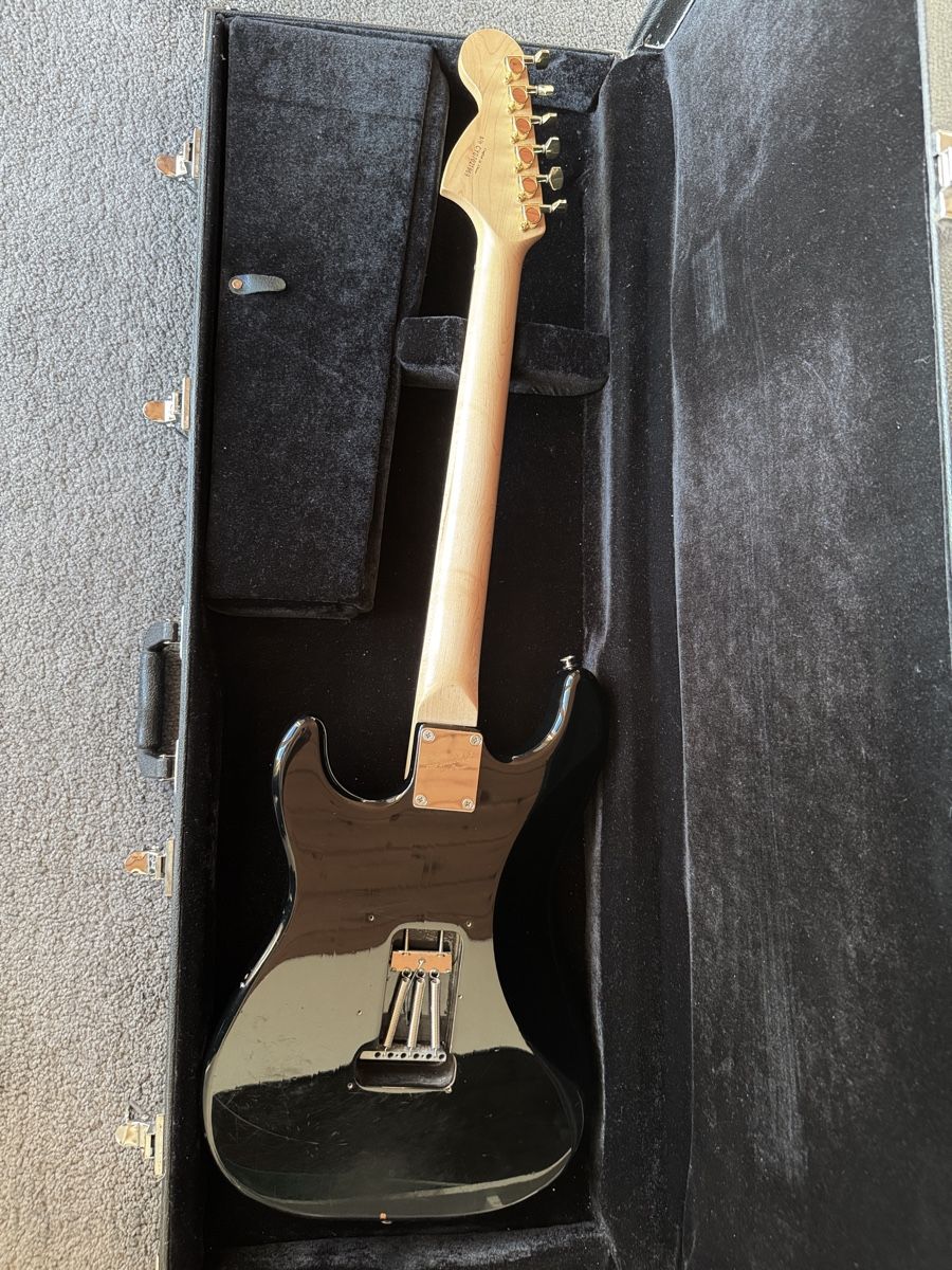 Squier Instruments de musique: Squier Standard Stratocaster inkl. Hardcase – D'occasion à Triesen par toney2000 4