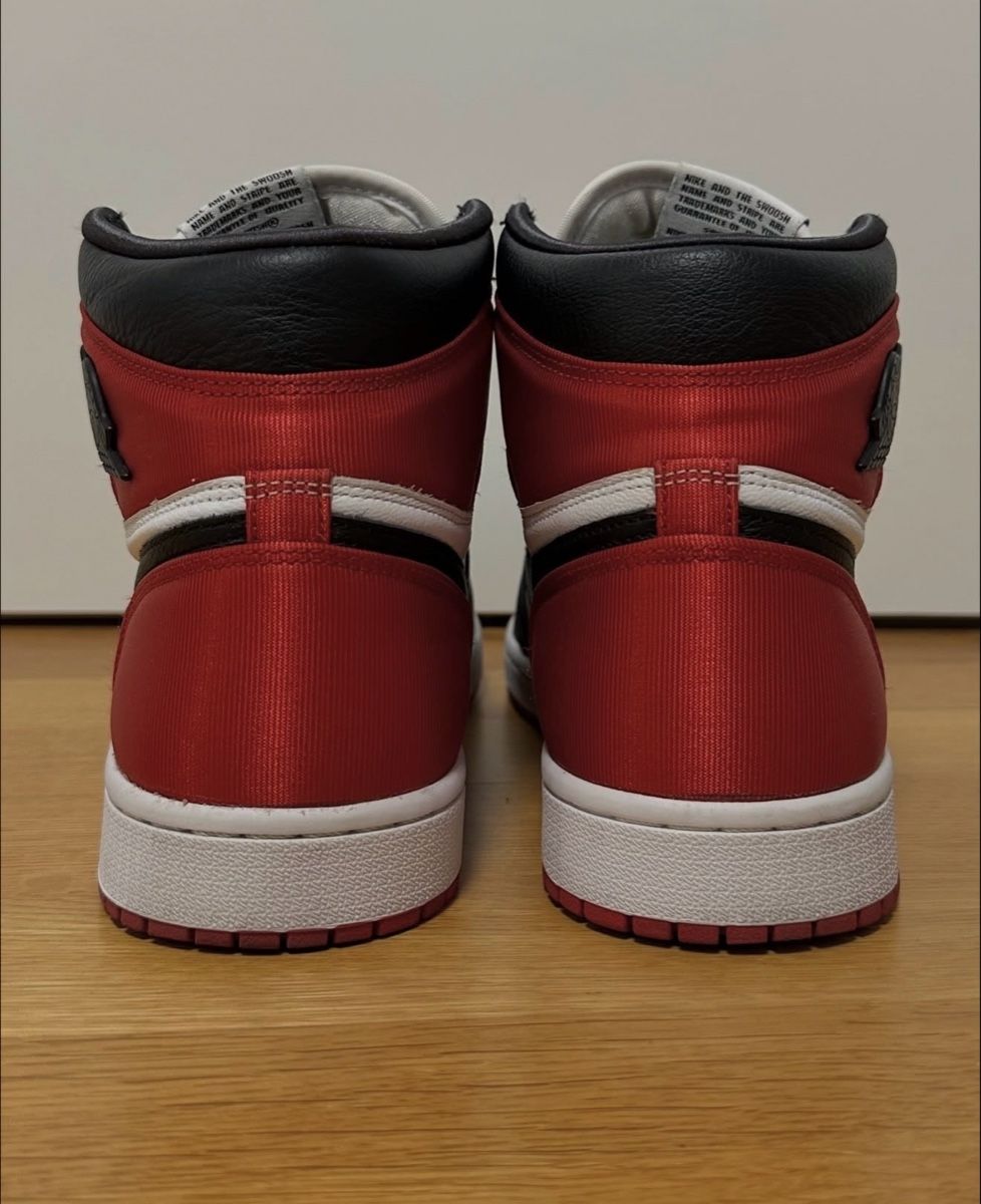 Jordan Herrenschuhe: Jordan 1 High "Satin Blacktoe" – Gebraucht aus Basel von Kevinbuckcards 2