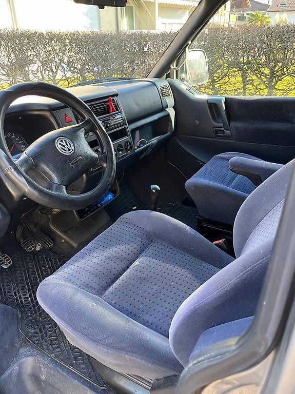 Veicoli da campeggio: VW T4 Inkl. Innenausbau – Usato da Schenkon venduto da Icehockeyaner95 2